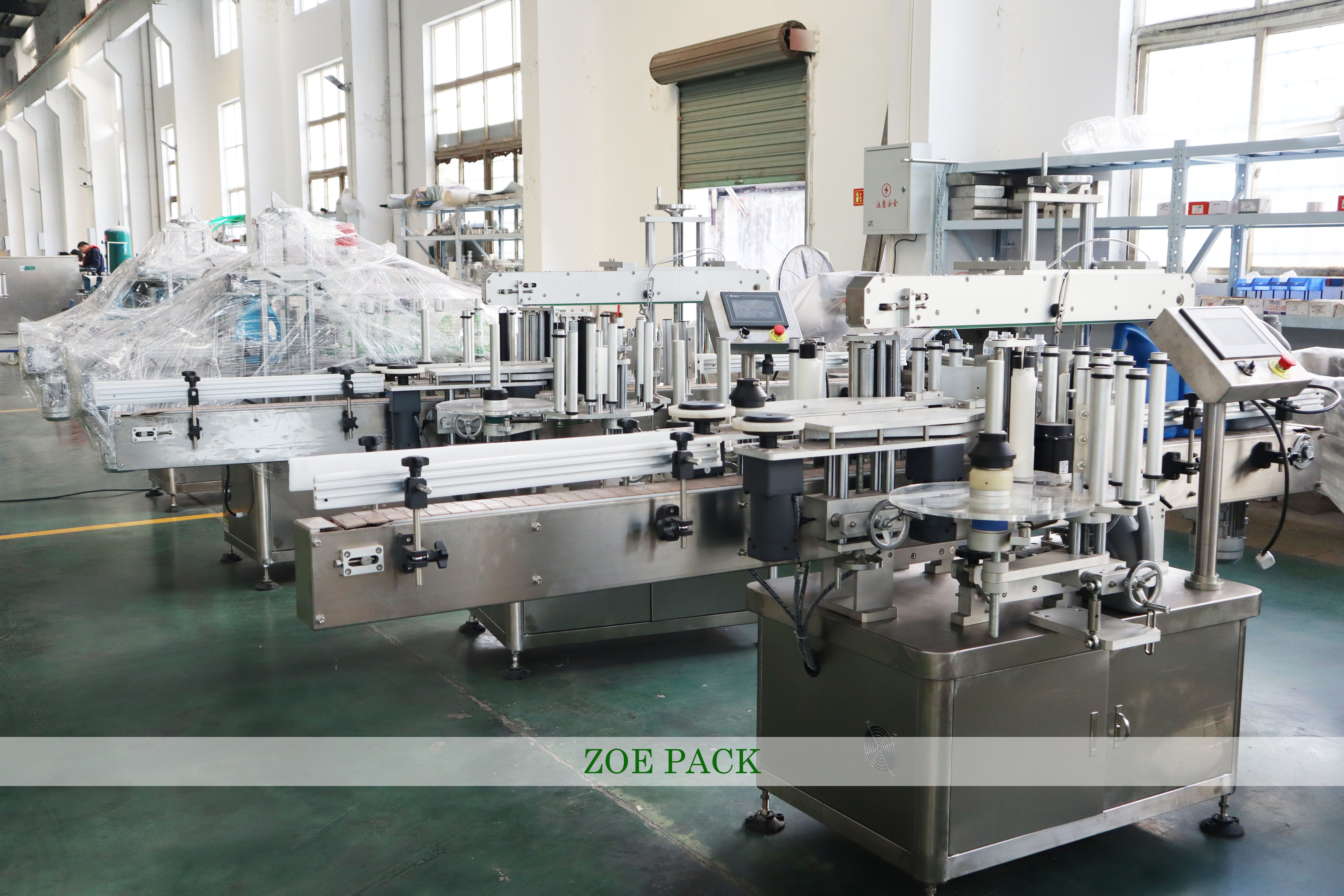 Automatic  Round Plastic Bottle PET PVC Heat Shrink Steam Tunnel Sleeve Labeling Machine for Water Juice Packaging details
