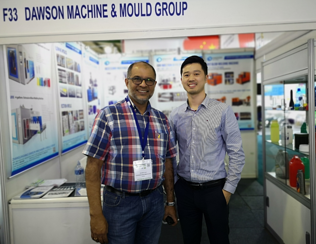 High Speed Automatic 1L 3L 5L Engine Motor Oil Bottle Filling Machine Car Lubricant Oil Bottle Filling Packing Machine factory